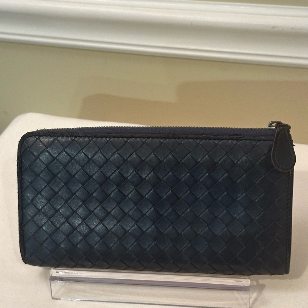 Bottega Venetta blue leather woven wallet w/zipper on two sides.